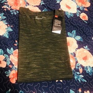 👻 3 for $20 - NWT men’s Under Armour tee